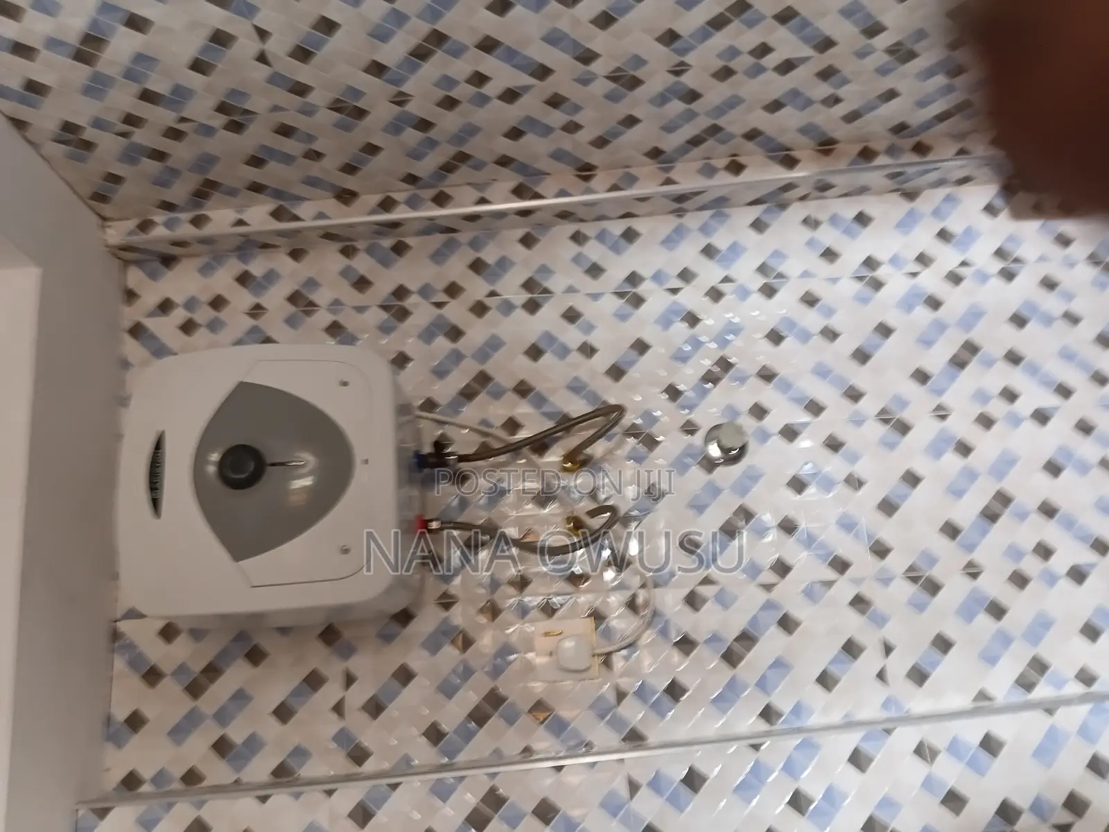 3bdrm Apartment in Nana Owusu, Kwabenya for rent
