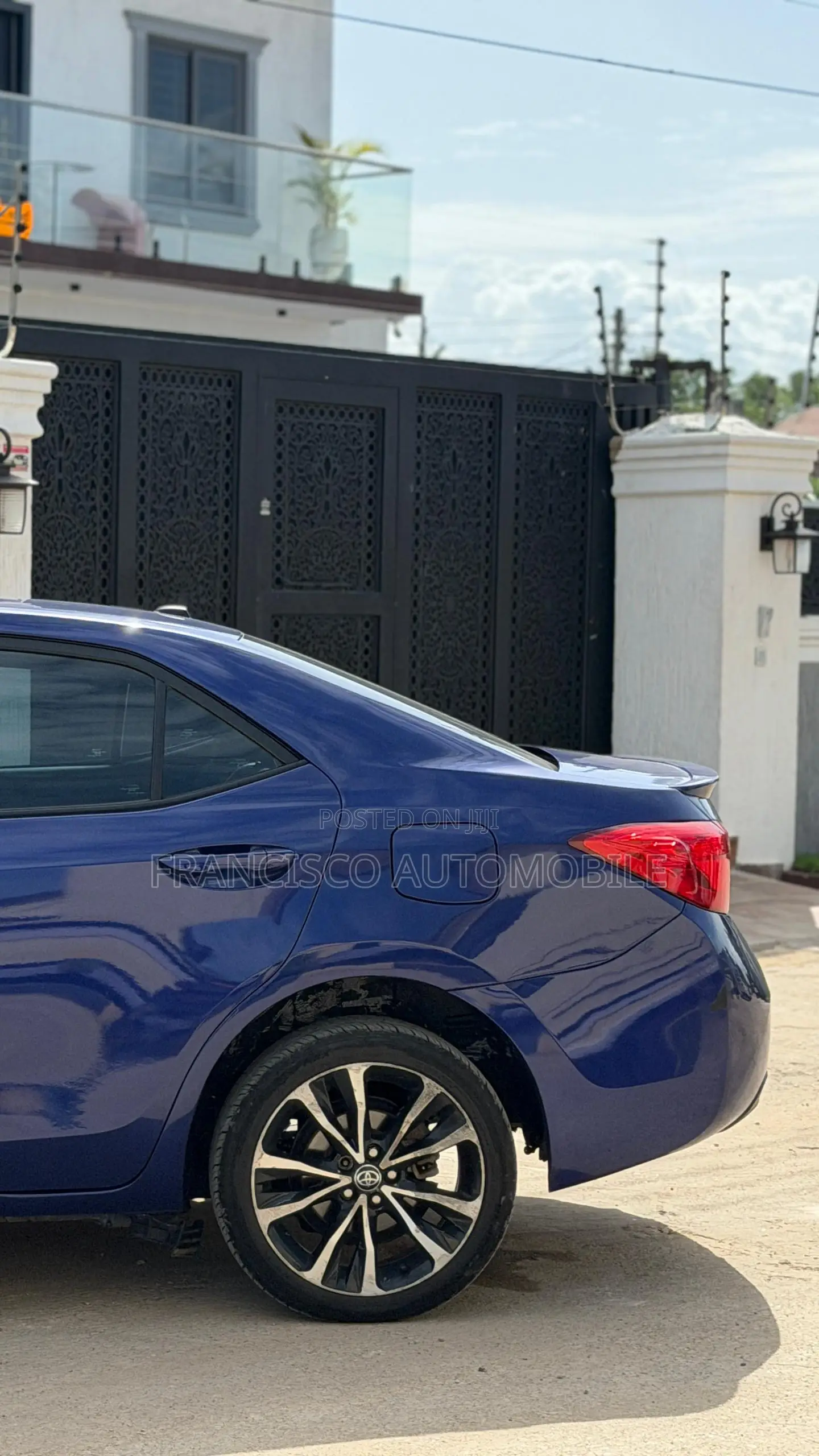 Toyota Corolla XSE (1.8L 4cyl 2A) 2019 Blue