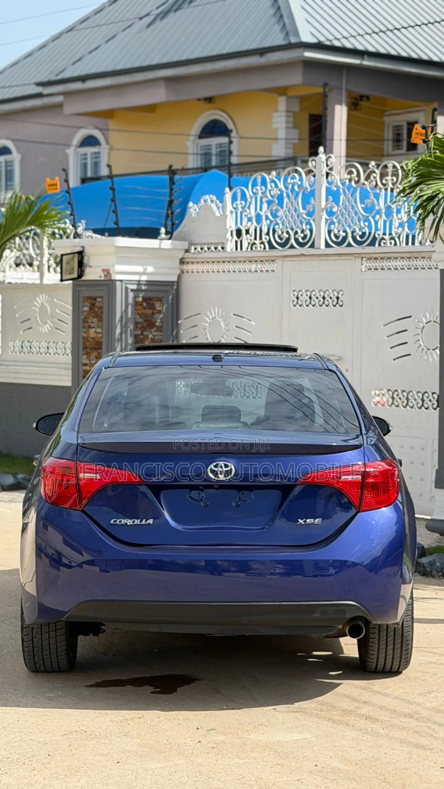 Toyota Corolla XSE (1.8L 4cyl 2A) 2019 Blue
