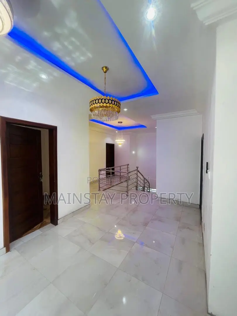 5bdrm House in Mainstay Estates, Ofankor for sale