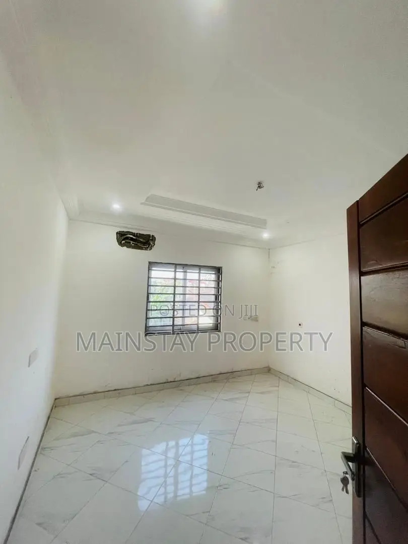5bdrm House in Mainstay Estates, Ofankor for sale