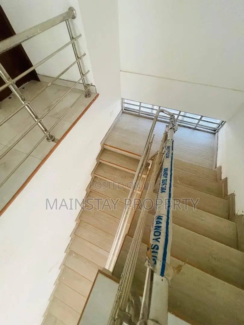 5bdrm House in Mainstay Estates, Ofankor for sale