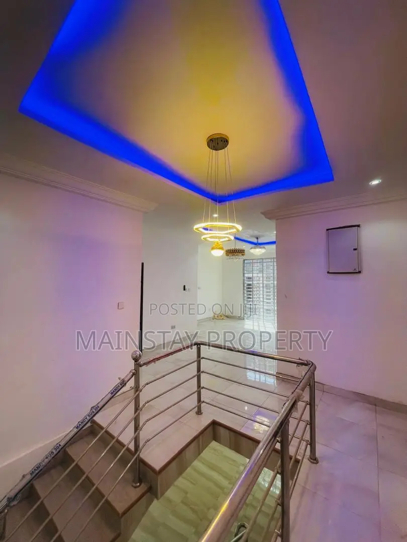 5bdrm House in Mainstay Estates, Ofankor for sale