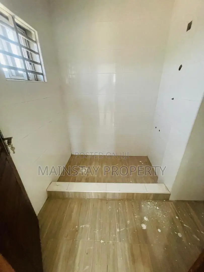 5bdrm House in Mainstay Estates, Ofankor for sale
