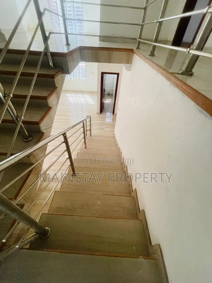 5bdrm House in Mainstay Estates, Ofankor for sale