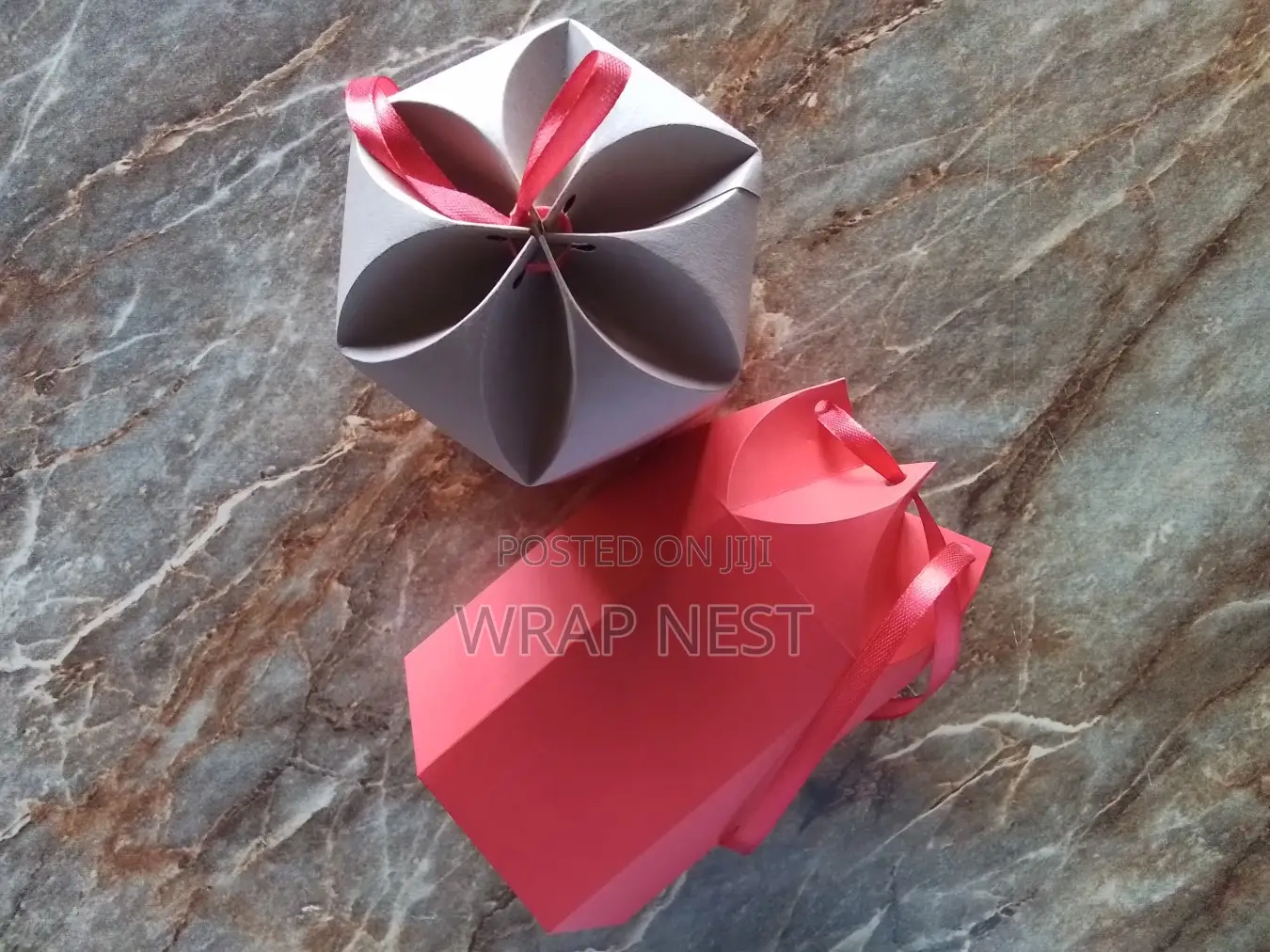Petal Closure Gift Box