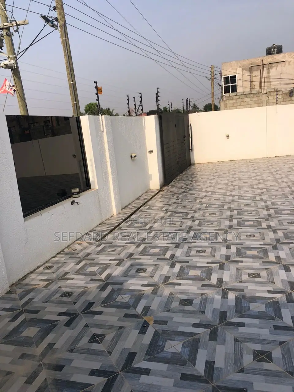 3bdrm Duplex in Sefdard Properties, Pokuase for sale
