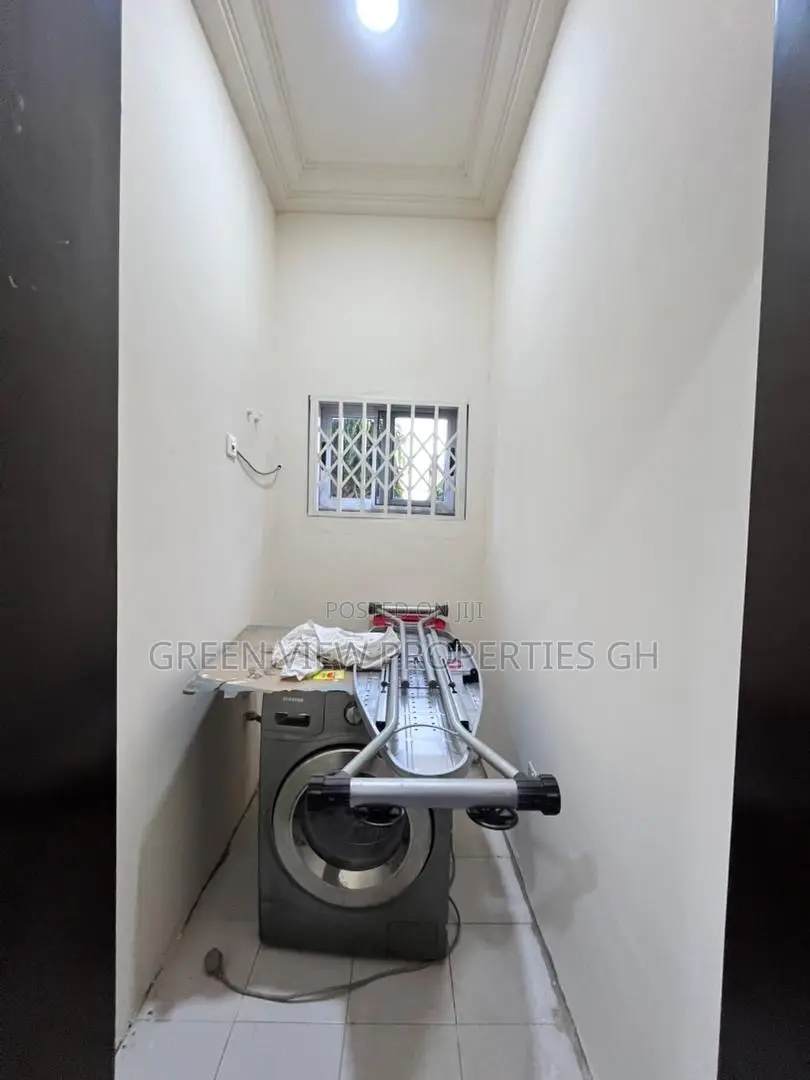 4bdrm Duplex in East Legon for rent