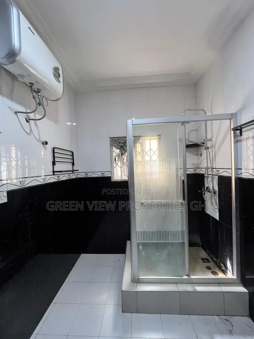 4bdrm Duplex in East Legon for rent
