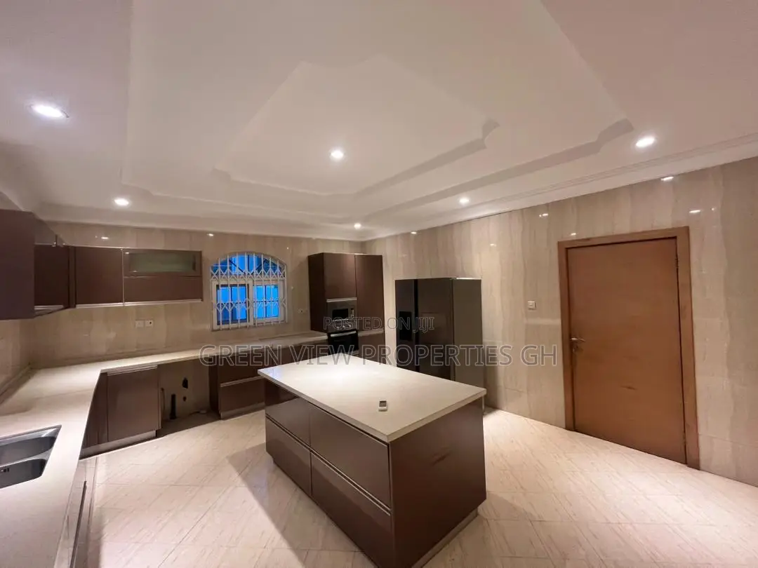 5bdrm House in East Legon for rent