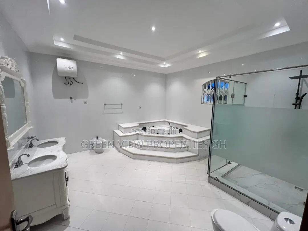 5bdrm House in East Legon for rent