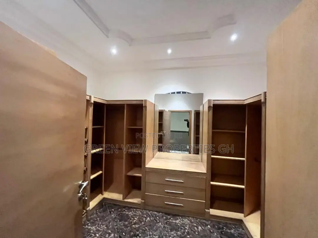 5bdrm House in East Legon for rent