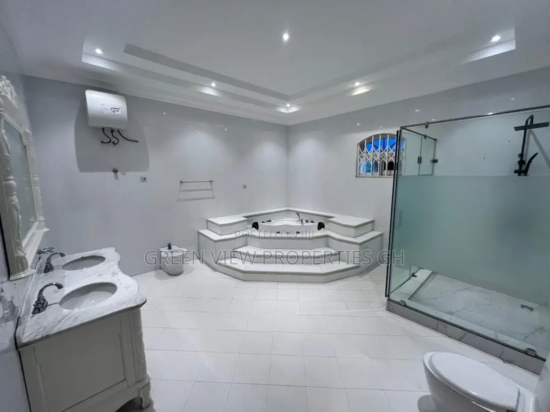 5bdrm House in East Legon for rent