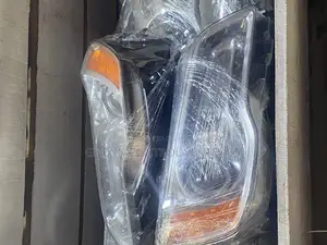 Chrysler 200 Headlight Pair