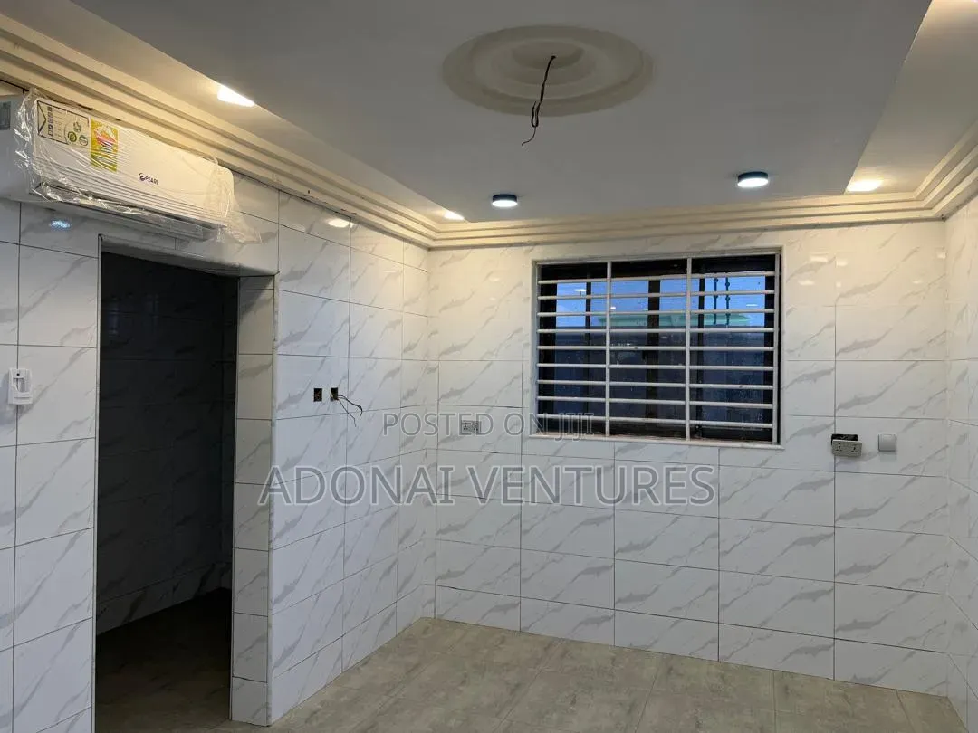 Furnished 7bdrm House in Asuofua, Kumasi Metropolitan for sale