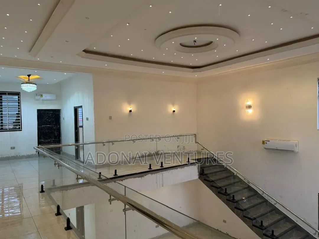 Furnished 7bdrm House in Asuofua, Kumasi Metropolitan for sale