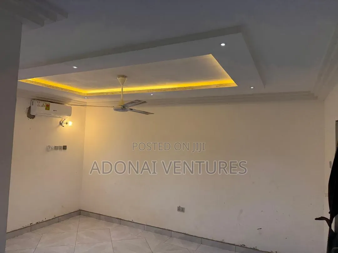 Furnished 7bdrm House in Asuofua, Kumasi Metropolitan for sale