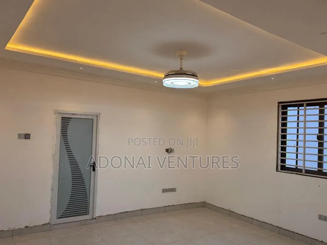 Furnished 7bdrm House in Asuofua, Kumasi Metropolitan for sale