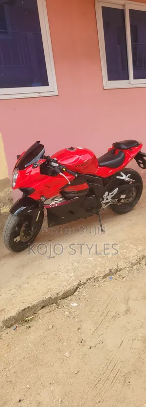 Hyosung GT650R 2010 Red