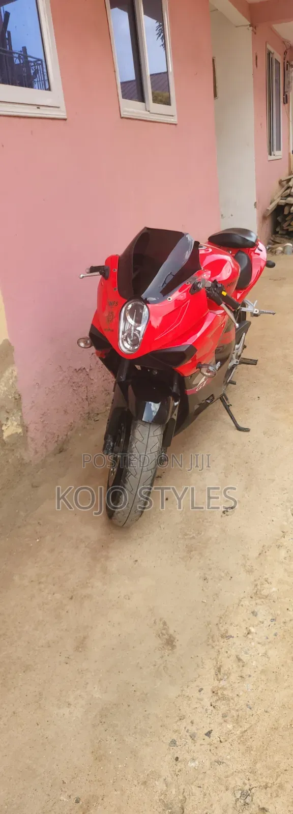 Hyosung GT650R 2010 Red