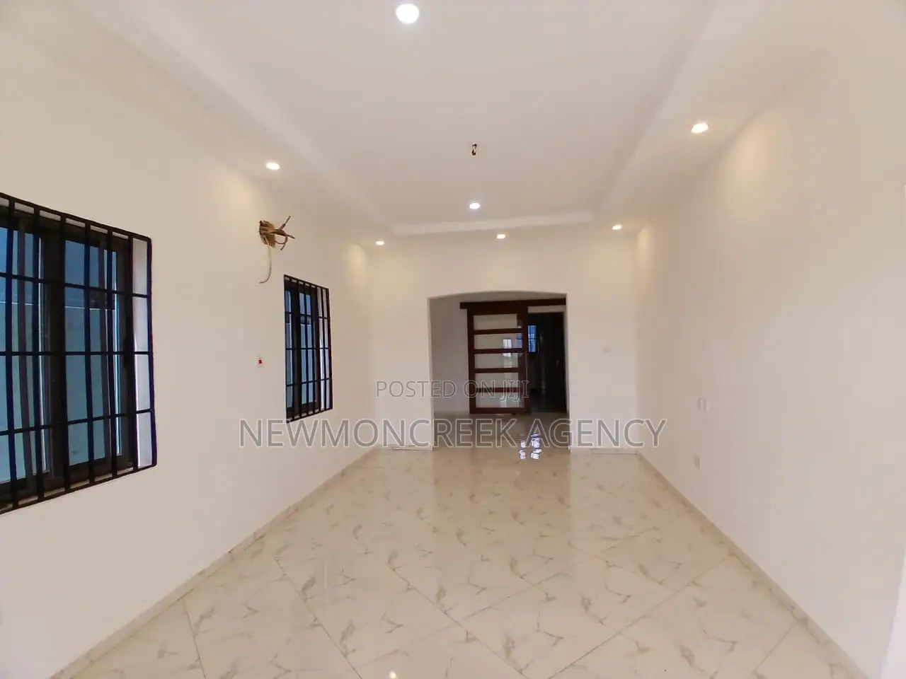 4bdrm Duplex in New Legon, Adenta for sale