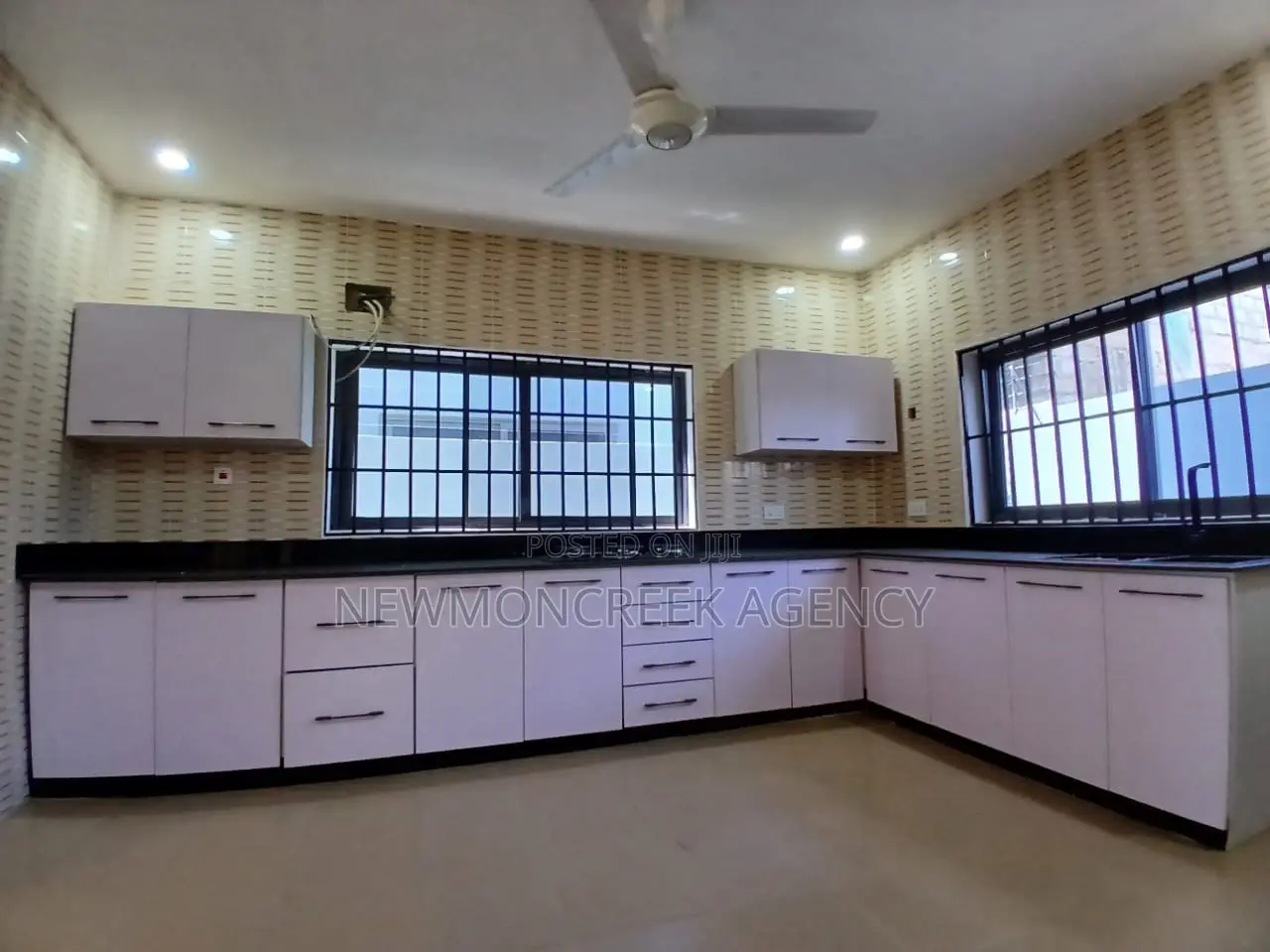 4bdrm Duplex in New Legon, Adenta for sale