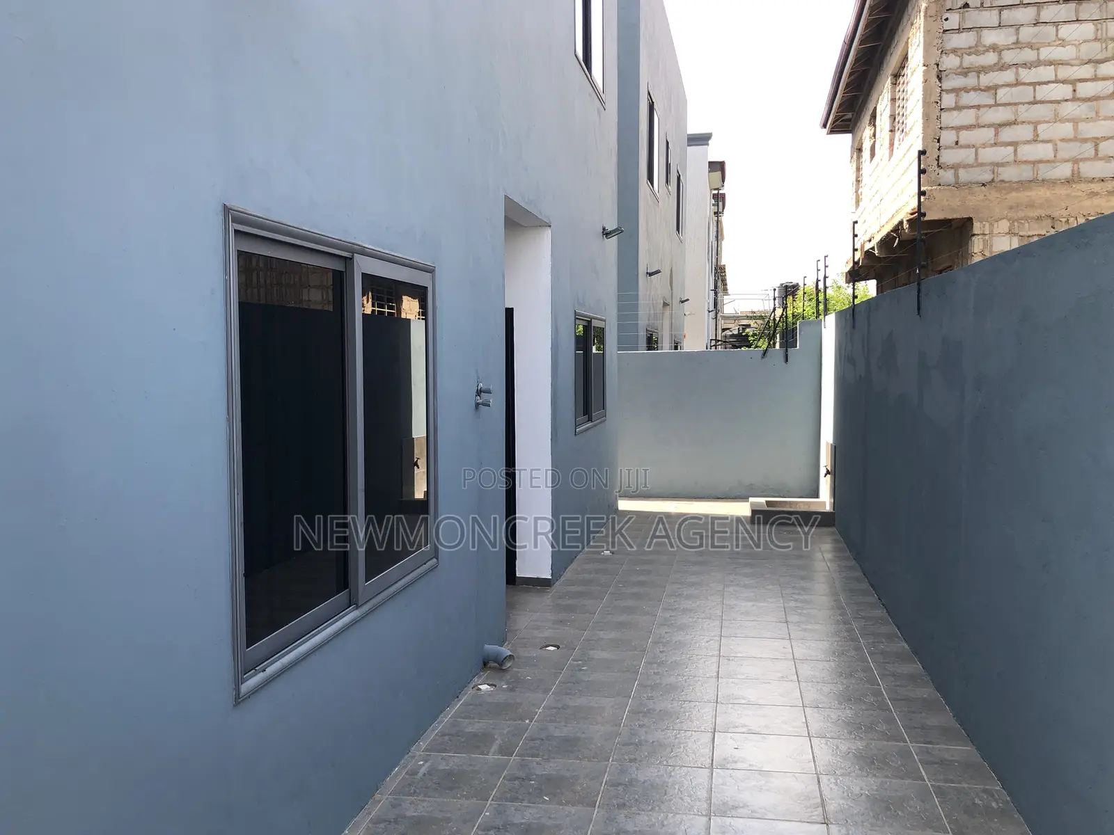 4bdrm Duplex in New Legon, Adenta for sale