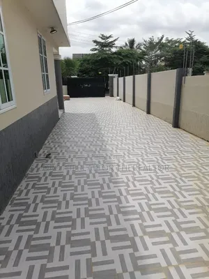 4bdrm Duplex in Pokuase for rent