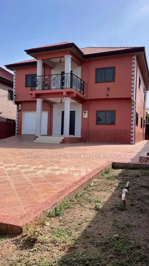 5bdrm Mansion in Pokuase for rent