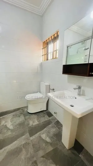 5bdrm Mansion in Pokuase for rent