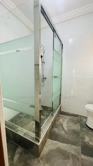 5bdrm Mansion in Pokuase for rent