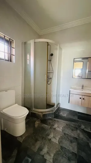 5bdrm Mansion in Pokuase for rent