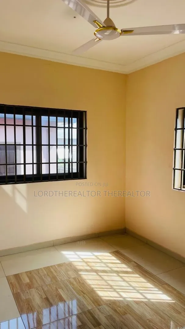 5bdrm Mansion in Pokuase for rent