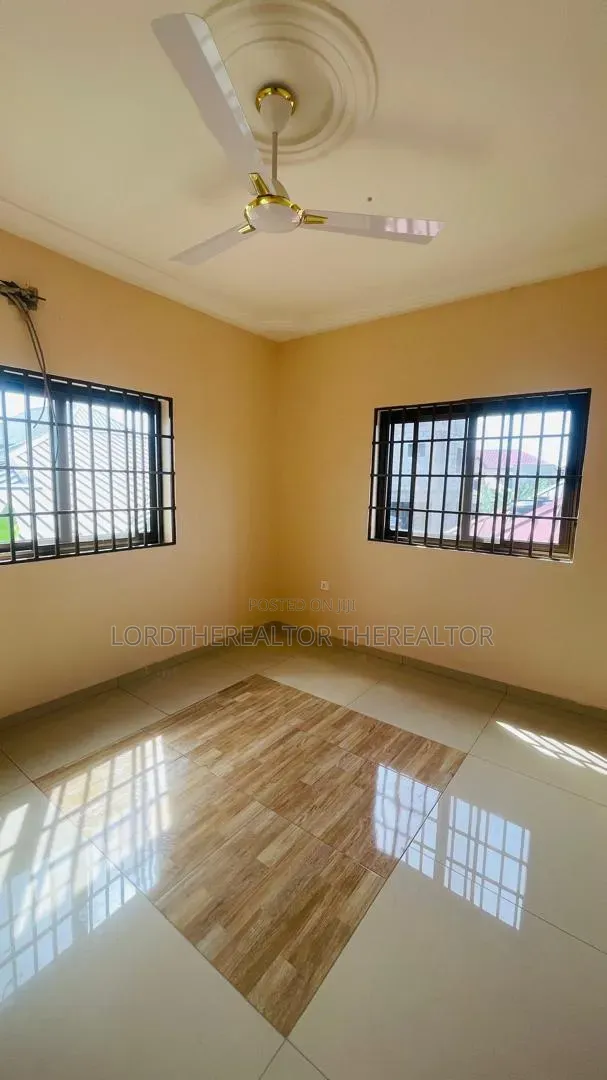 5bdrm Mansion in Pokuase for rent