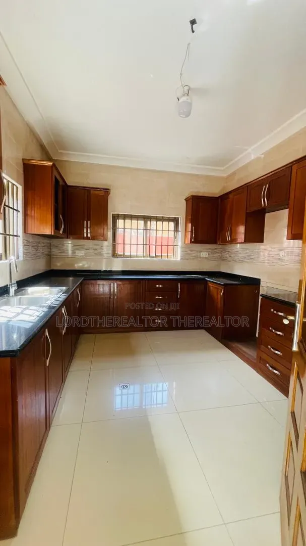 5bdrm Mansion in Pokuase for rent