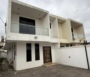 3bdrm Duplex in Ashomang Estate for sale