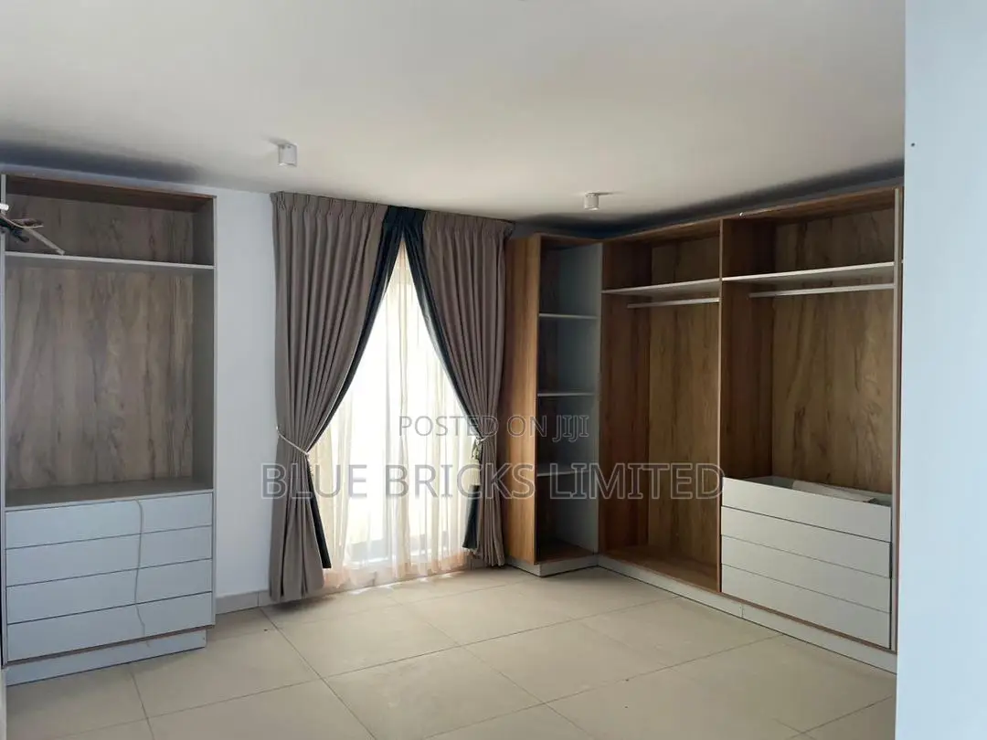 4bdrm House in East Legon, Lake Side Estate for sale