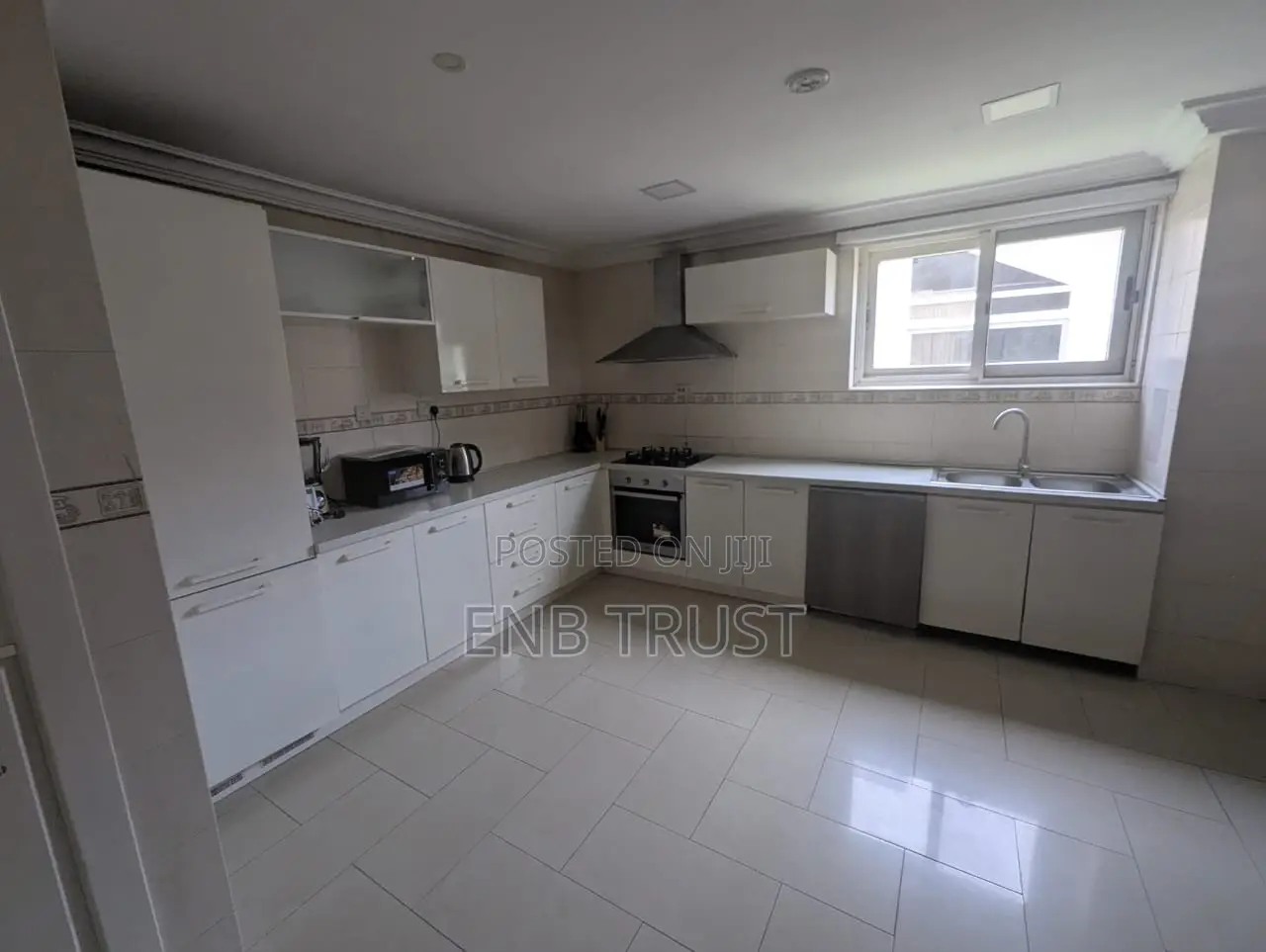 Furnished 3bdrm Townhouse / Terrace in East Legon, A&C Mall Area
