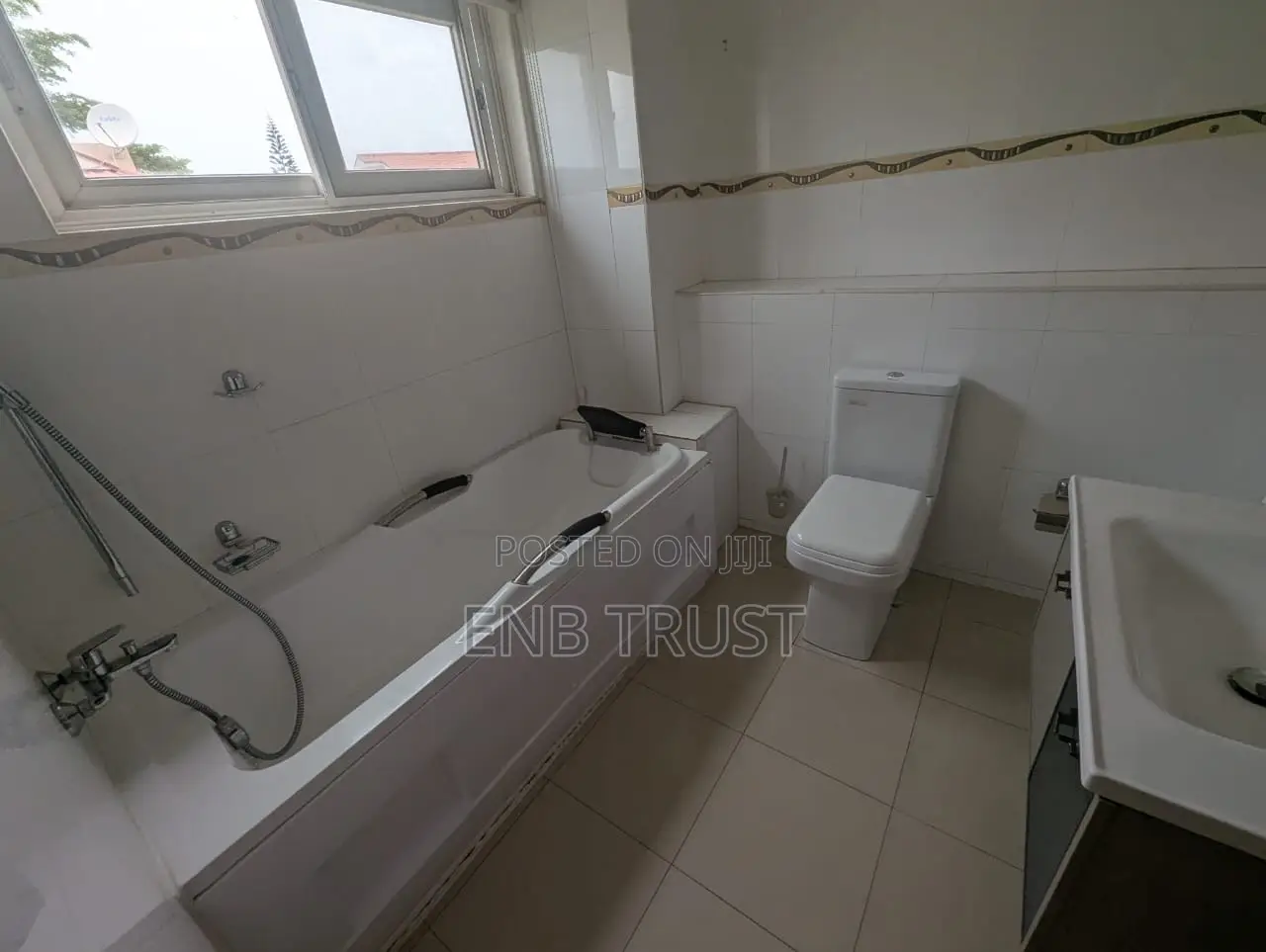 Furnished 3bdrm Townhouse / Terrace in East Legon, A&C Mall Area