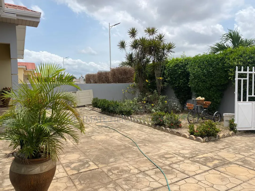 3bdrm House in Devtraco Estates, Tema Metropolitan for rent