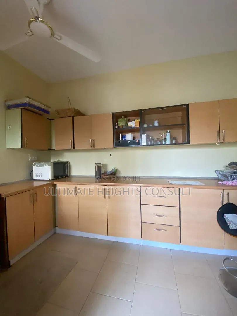 3bdrm House in Devtraco Estates, Tema Metropolitan for rent