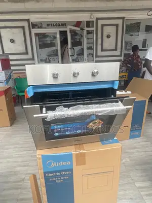 Midea Built-in Oven With Convection Cooking Technology