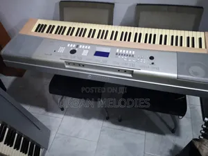 Yamaha Portable Grand DGX-620 Keyboard
