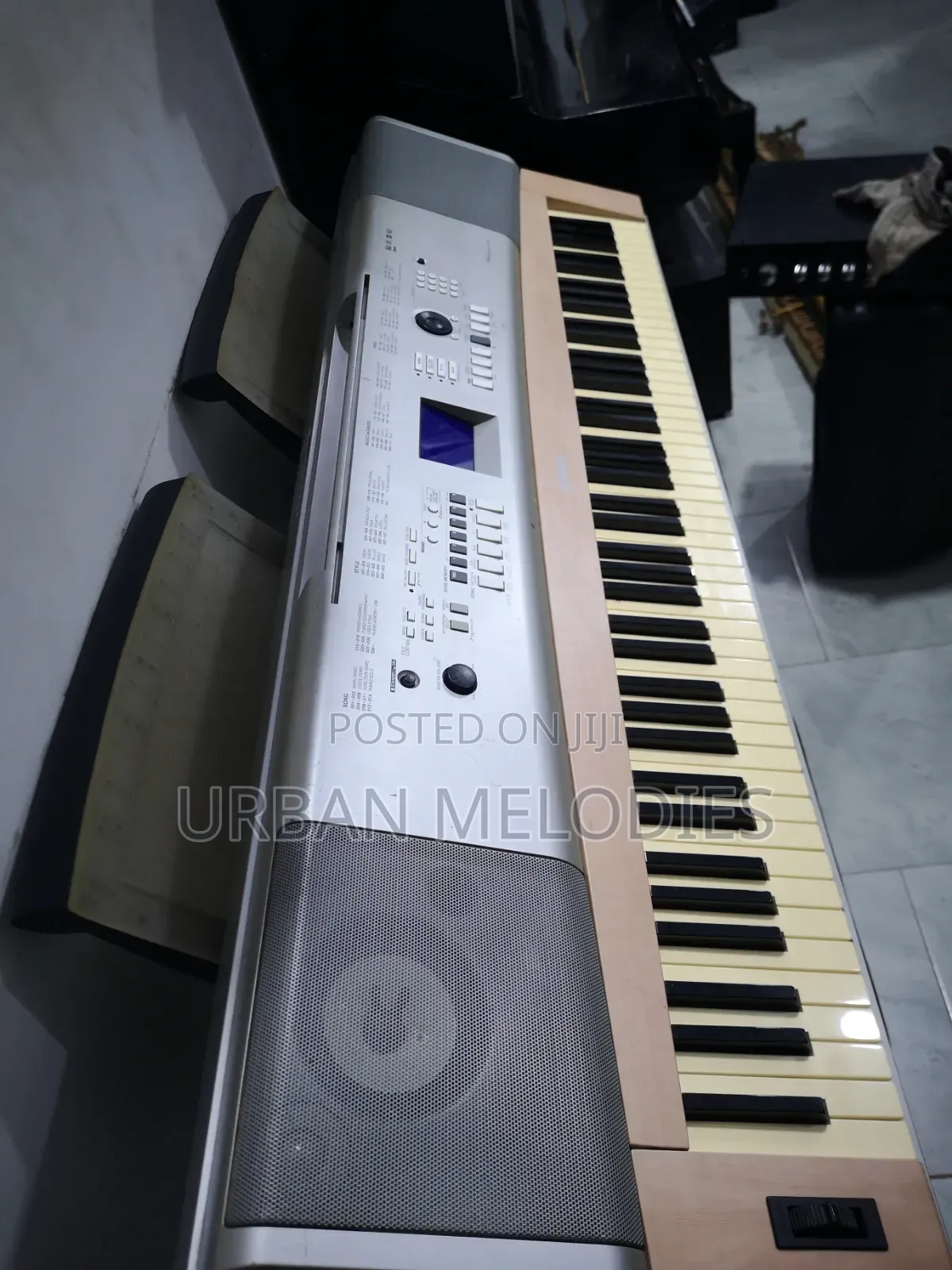 Yamaha Portable Grand DGX-620 Keyboard