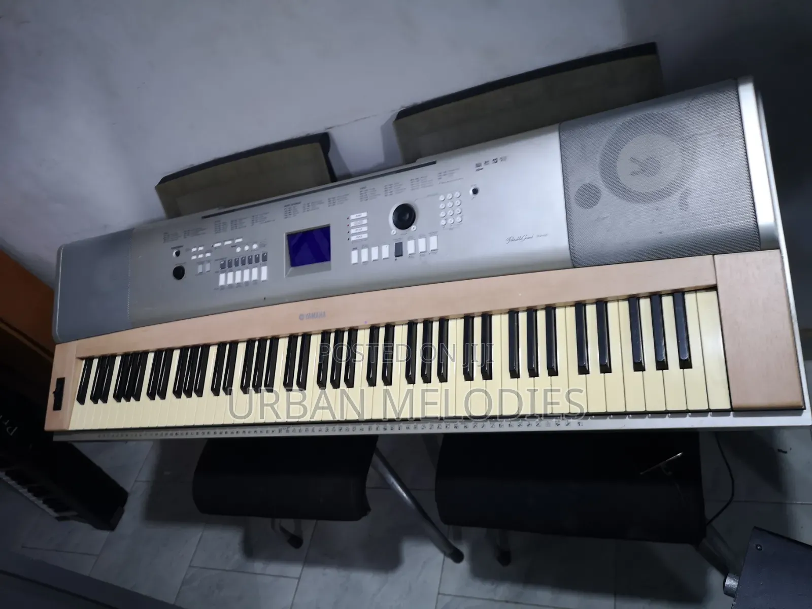 Yamaha Portable Grand DGX-620 Keyboard