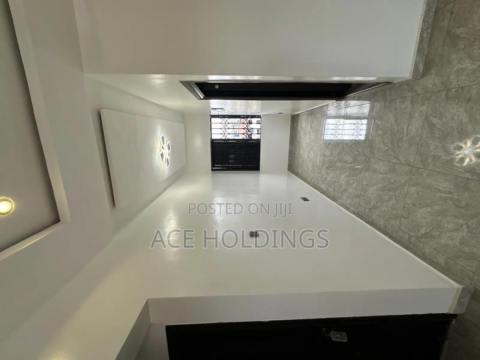 2bdrm Apartment in Lakeside for rent