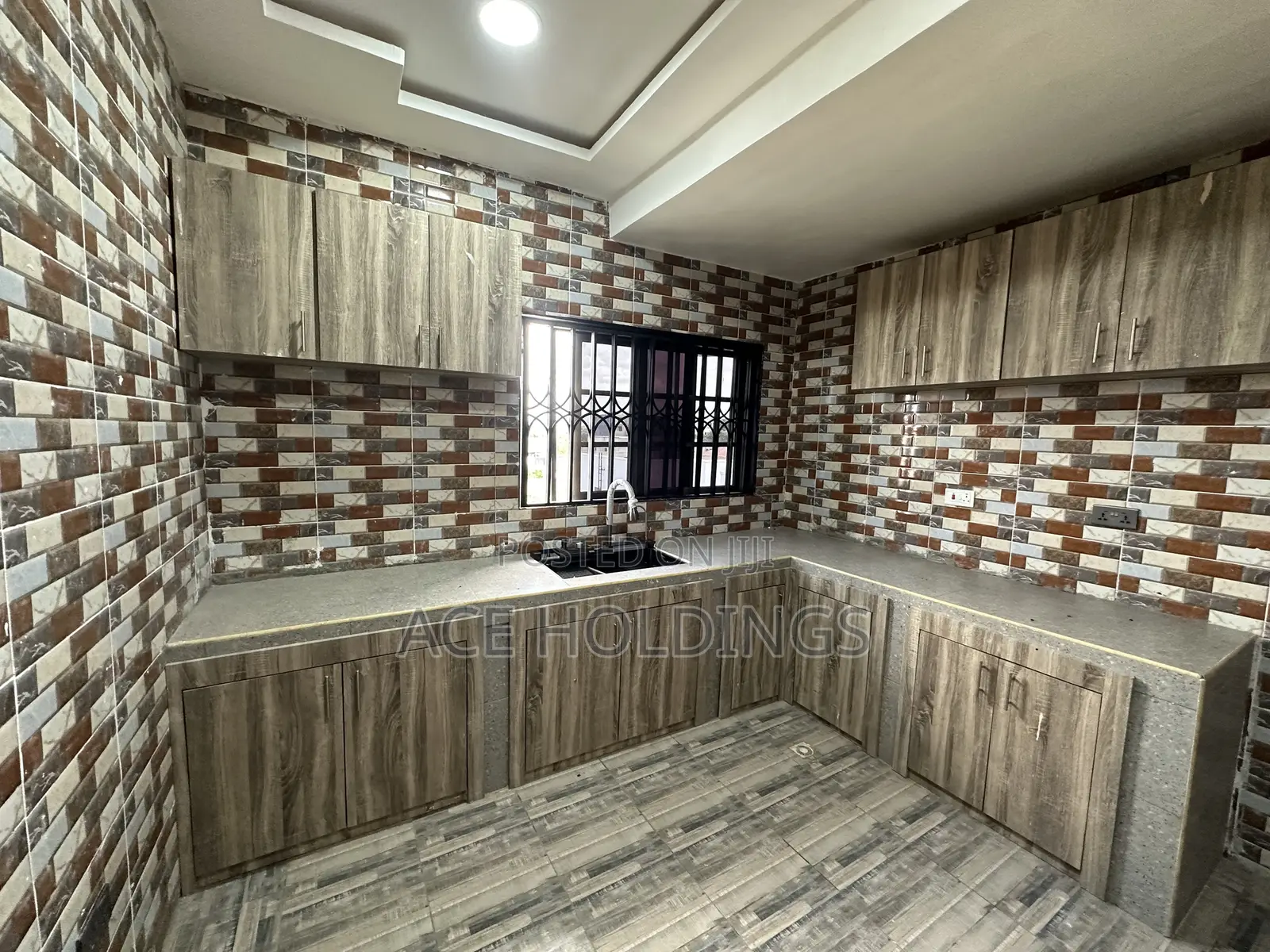 2bdrm Apartment in Lakeside for rent