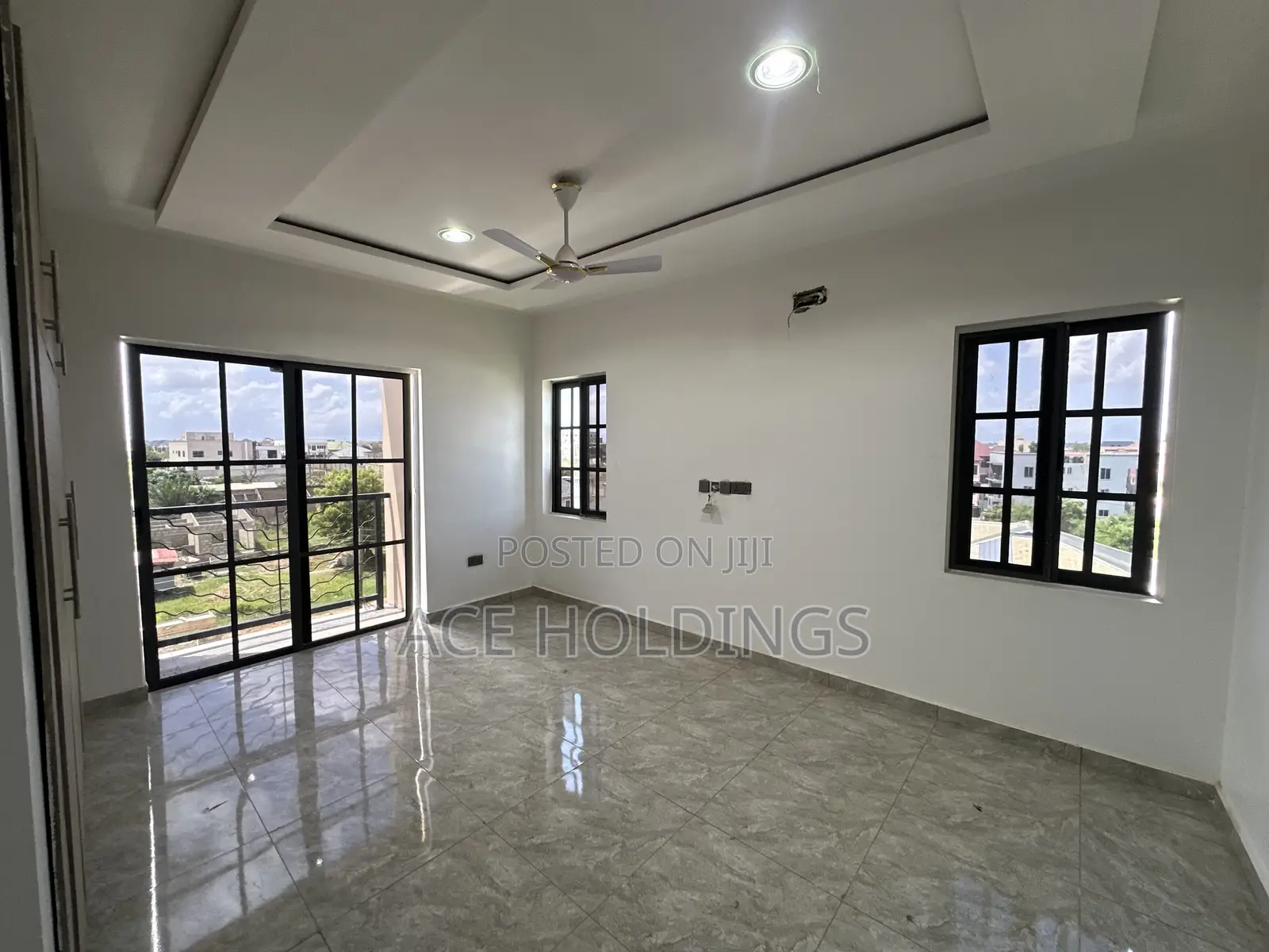 2bdrm Apartment in Lakeside for rent