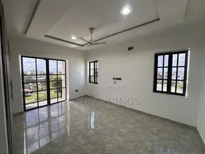 2bdrm Apartment in Lakeside for rent