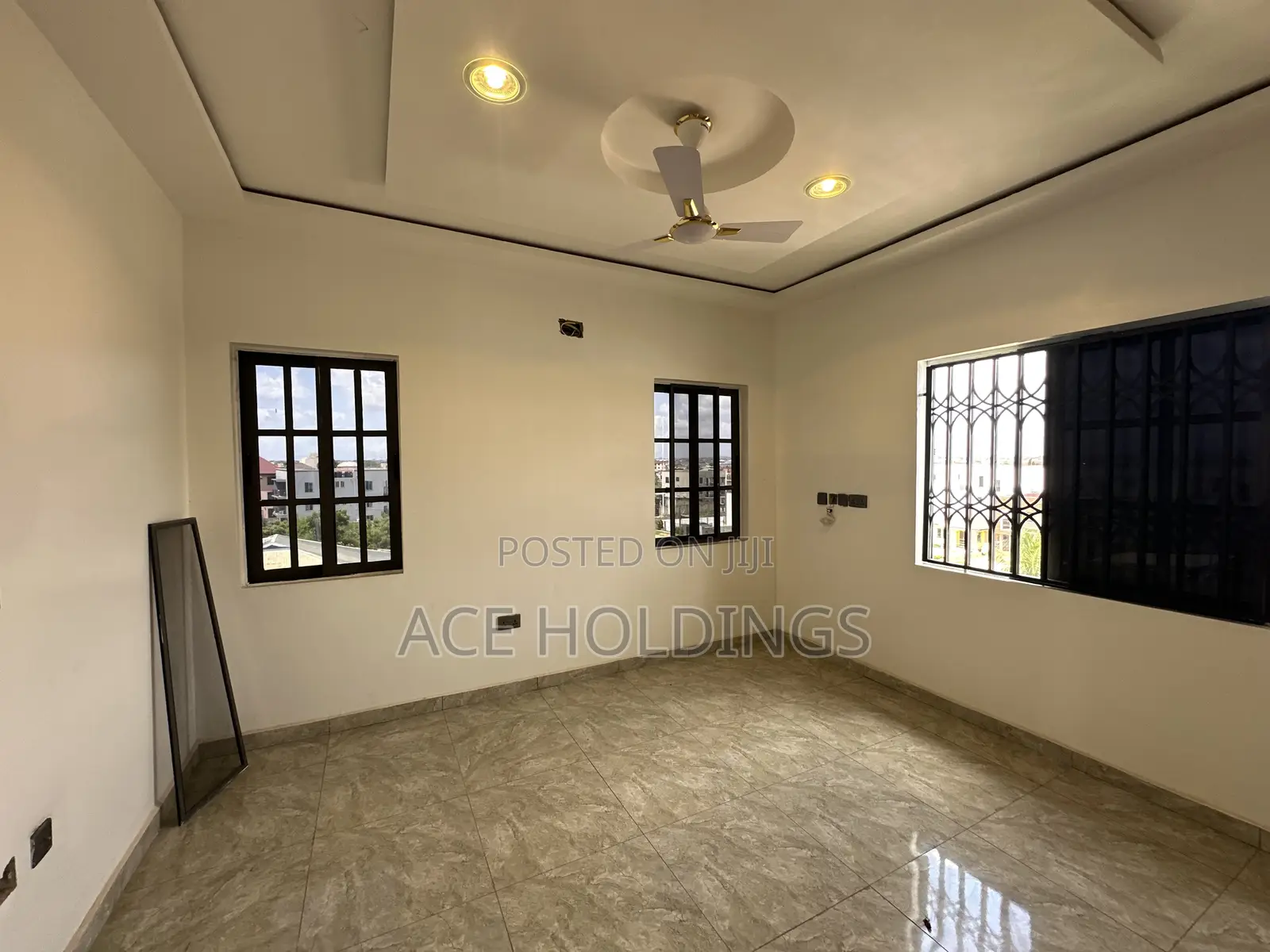 2bdrm Apartment in Lakeside for rent